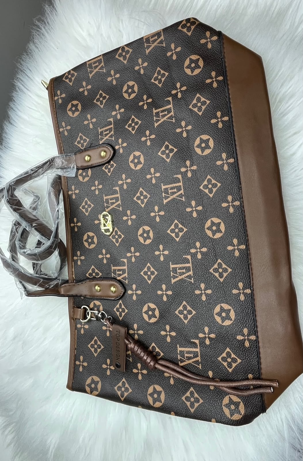 Bolsa de Mão Feminina Inspirada em Grife – Elegante e Sofisticada