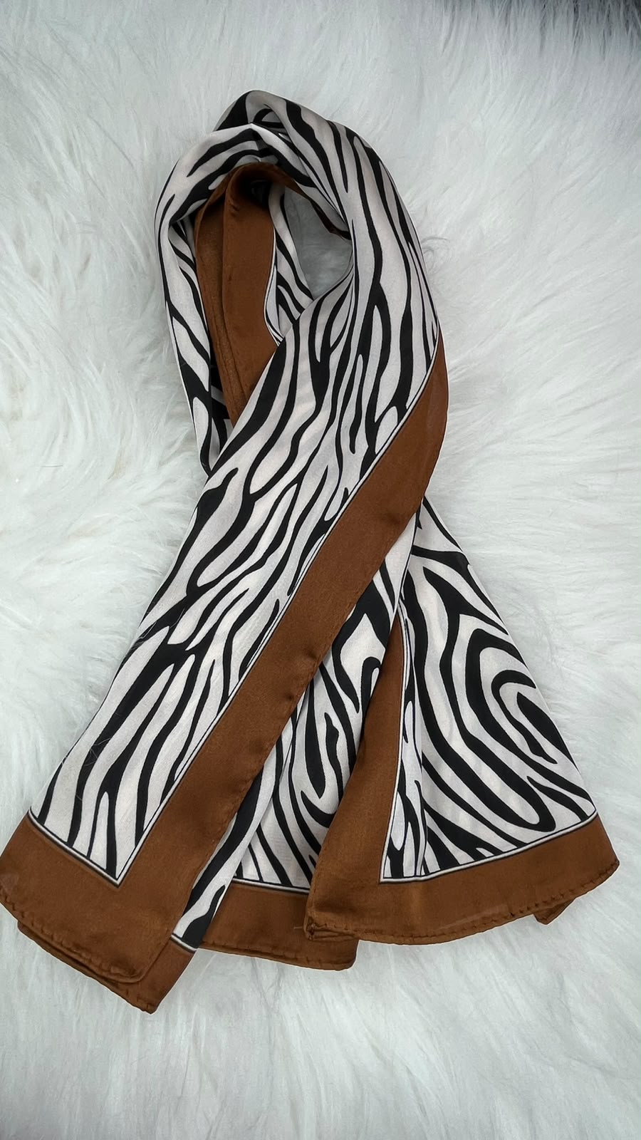 🦓 Lenço Estampa Zebra – Acessório Feminino Fashion, Elegante e Versátil