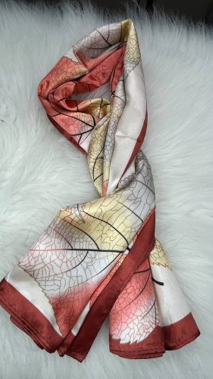 Lenço Estampa Primavera – Folhagens Delicadas, Elegante e